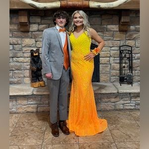 Prom dress for sale! Size 8 and only worn once and in perfect condition.